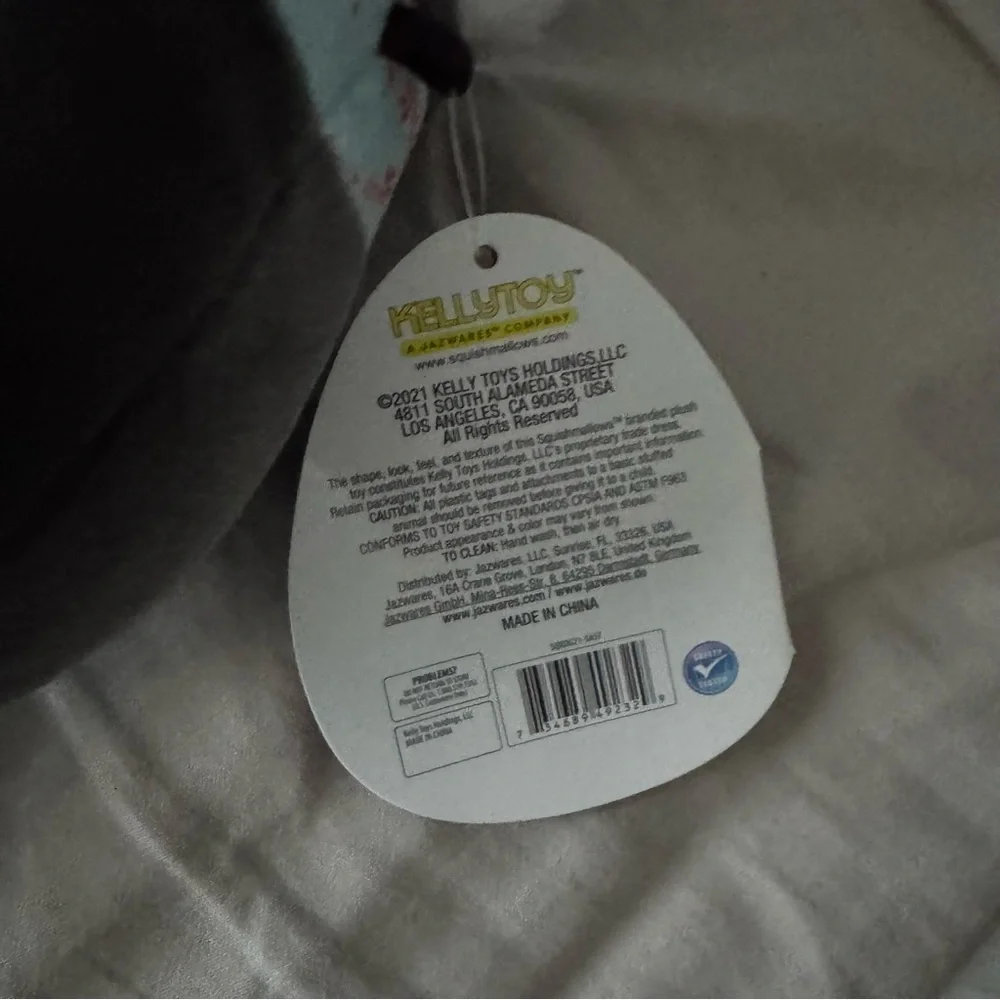 Squishmallow Luna the penguin - Picture 3 of 5